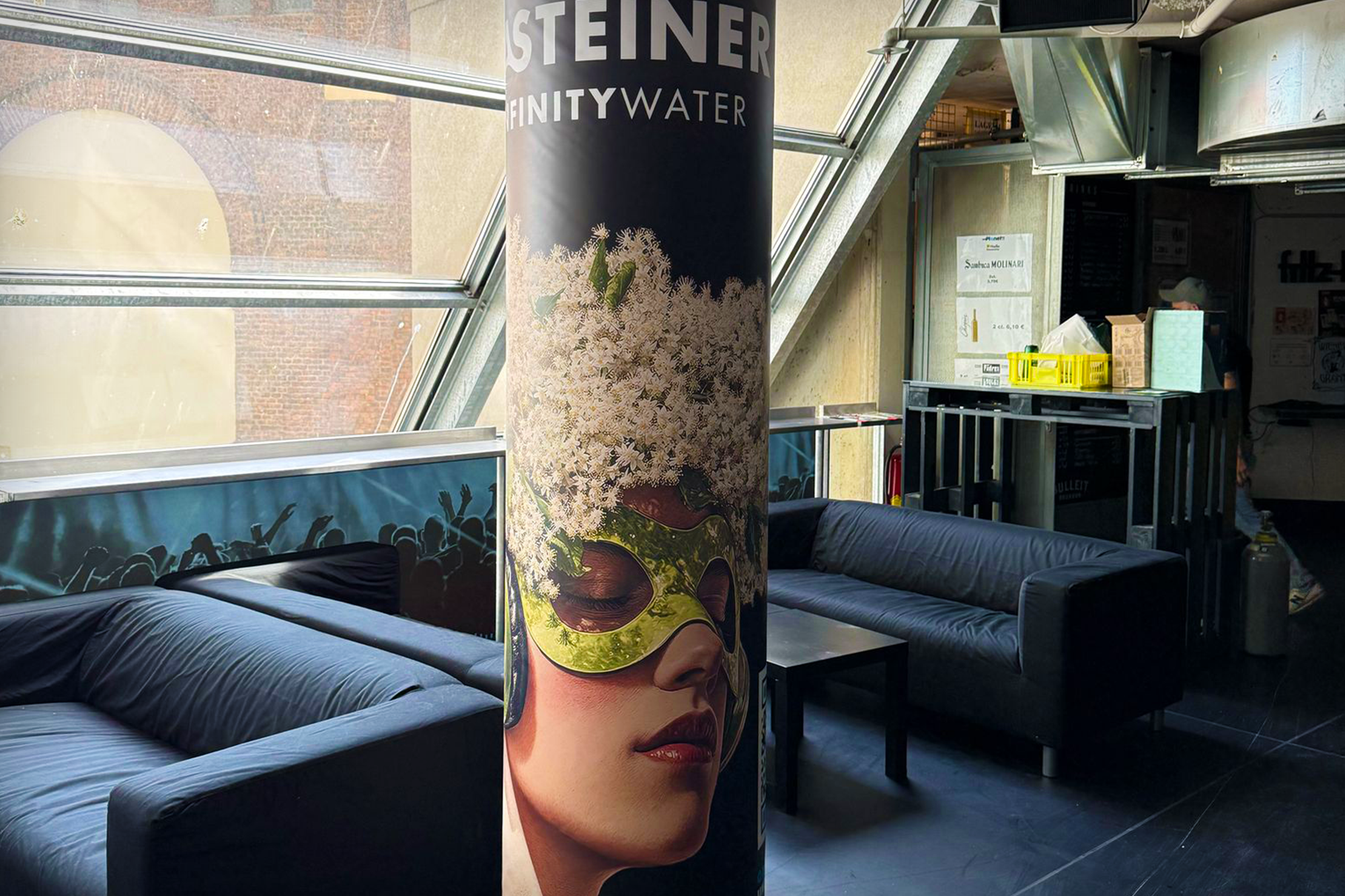 Werbe3 Säulenummantelung